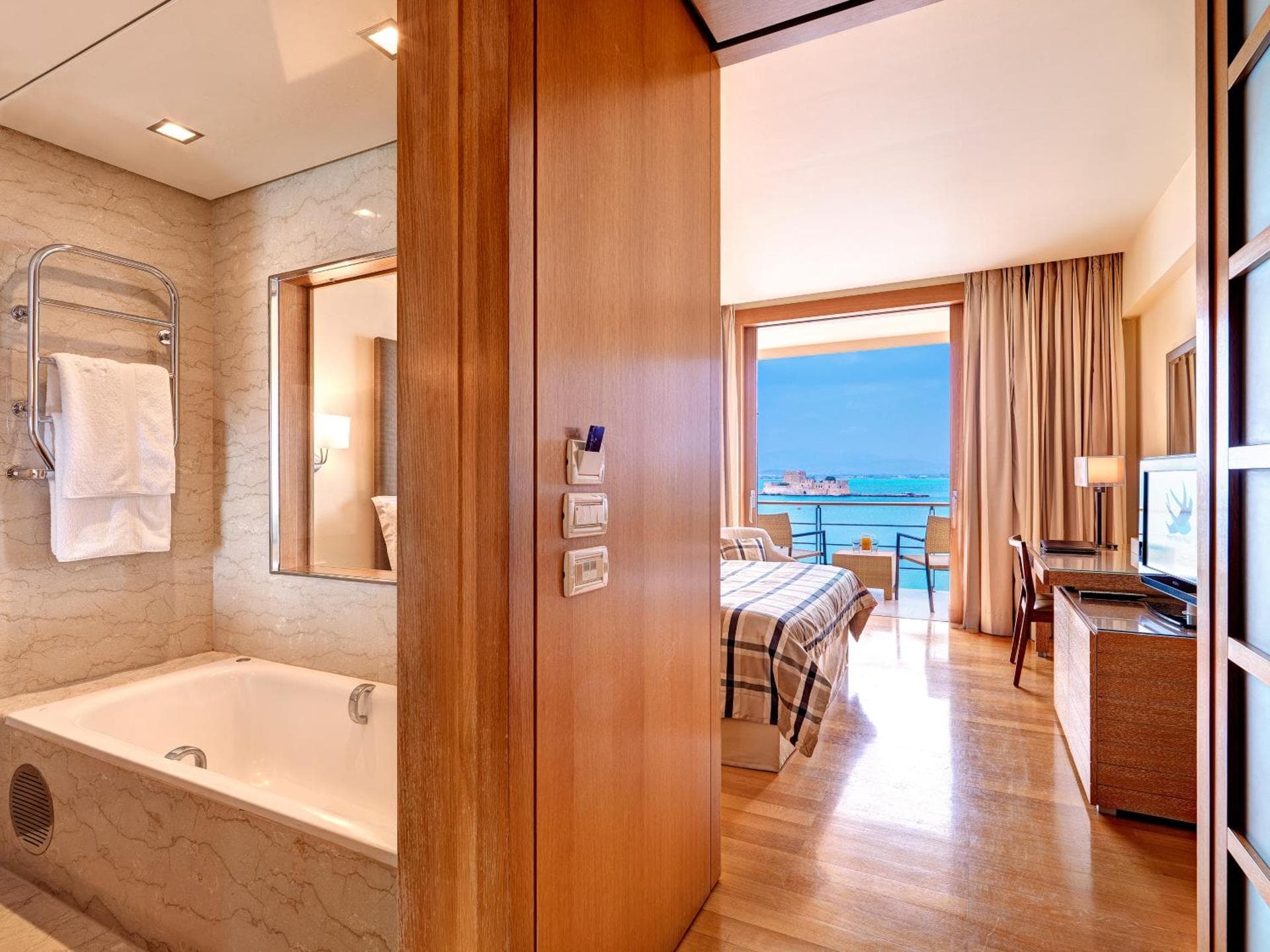 Deluxe Room with Sea View