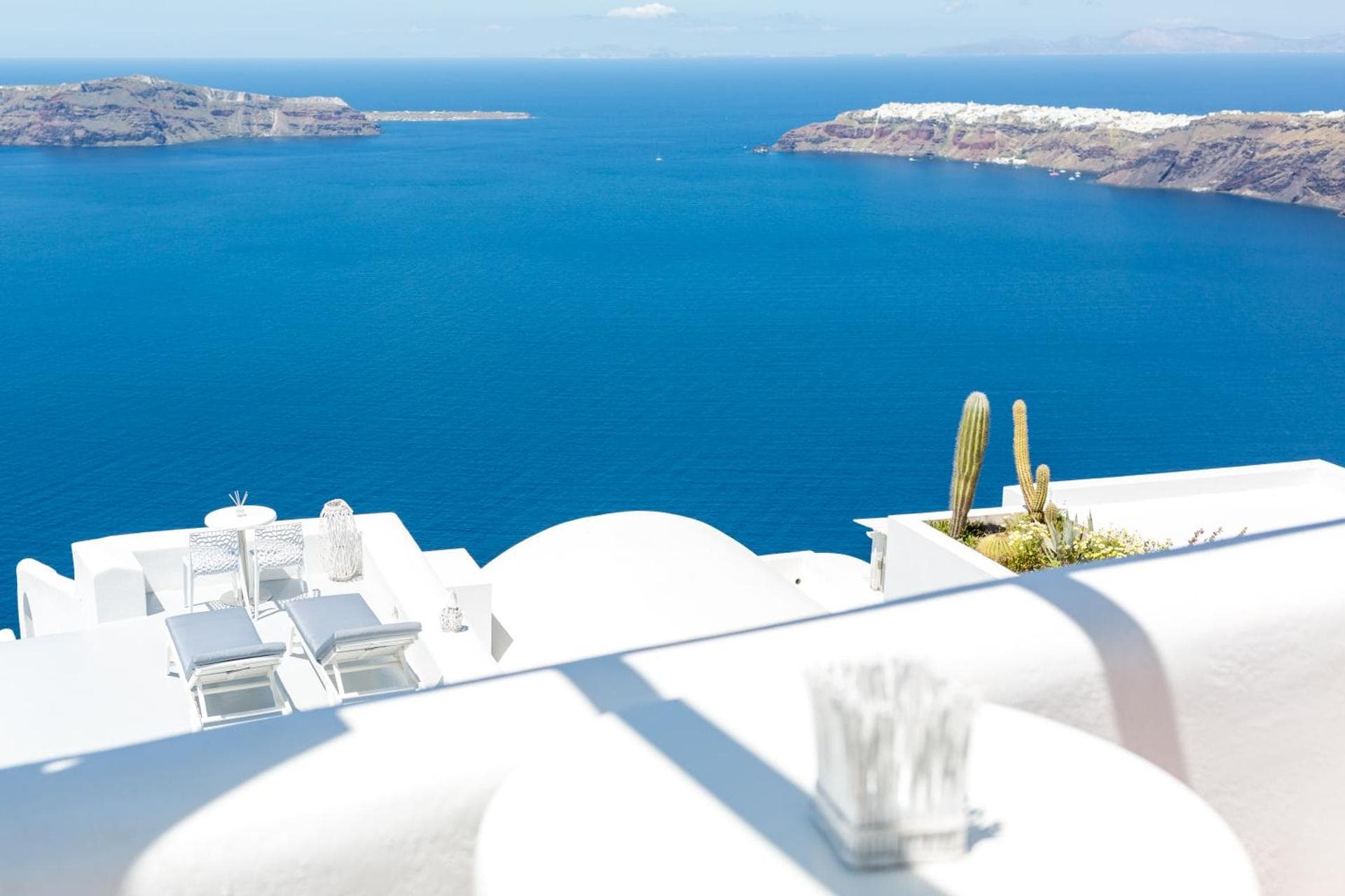 Junior Suite with Outdoor Hot Tub and Caldera View