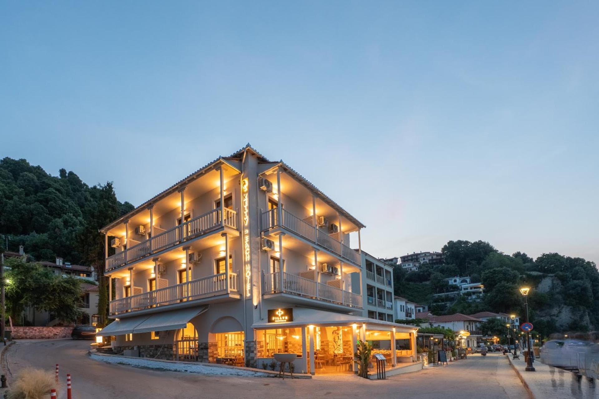KELLY BEACH HOTEL