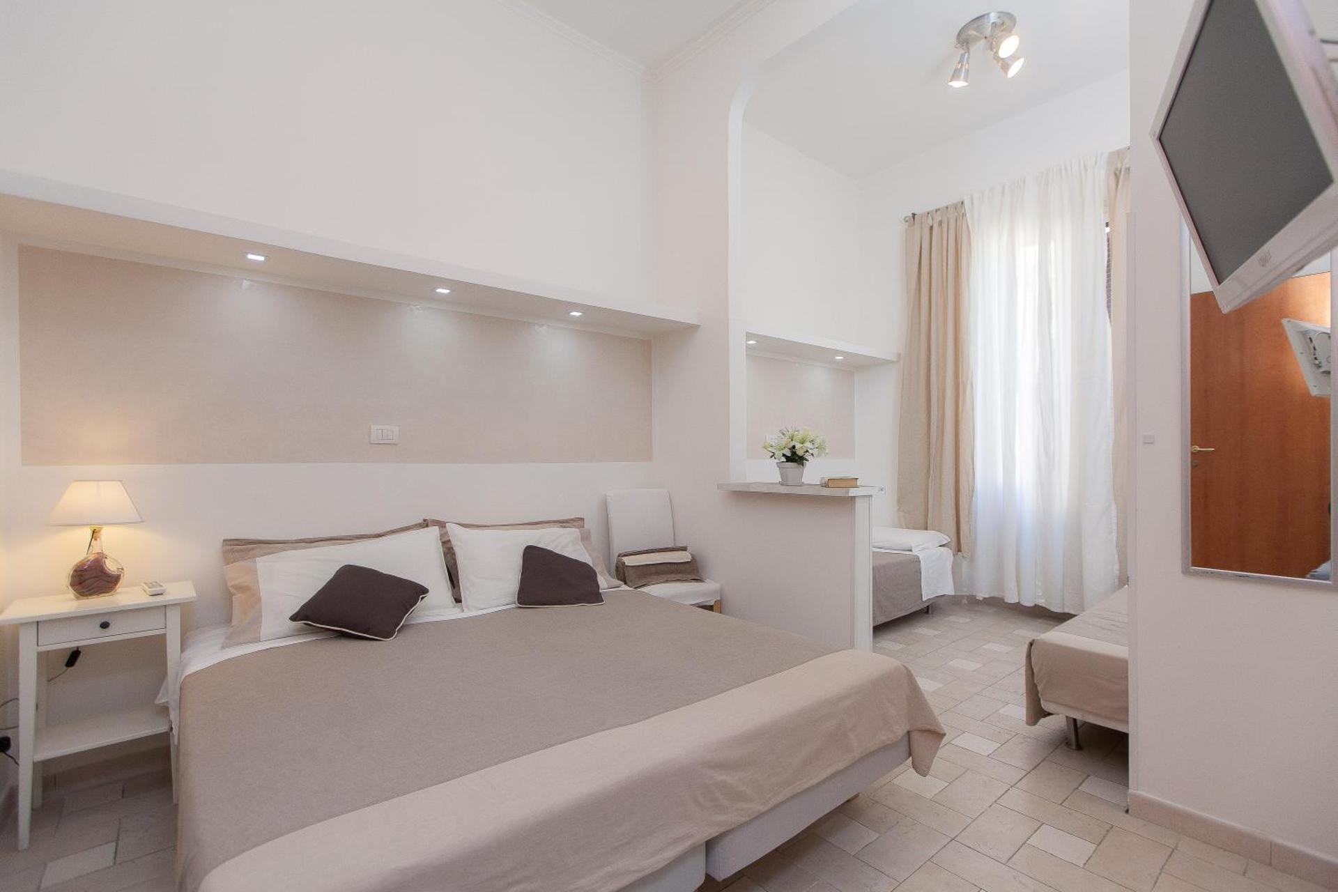 Triple Room with Private Bathroom