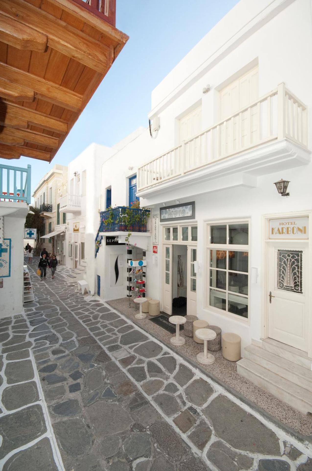 KARBONI HOTEL