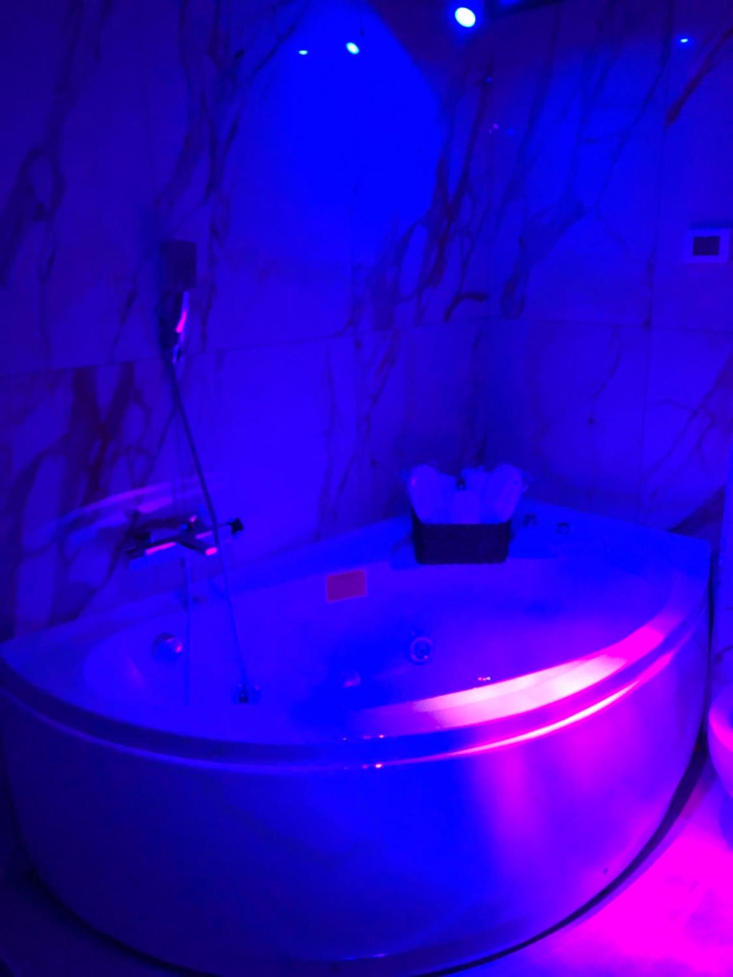 King Suite with Spa Bath