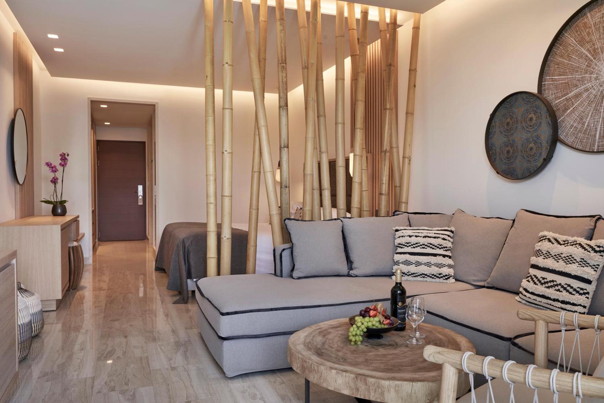Junior Suite Swim-Up Limited Sea View