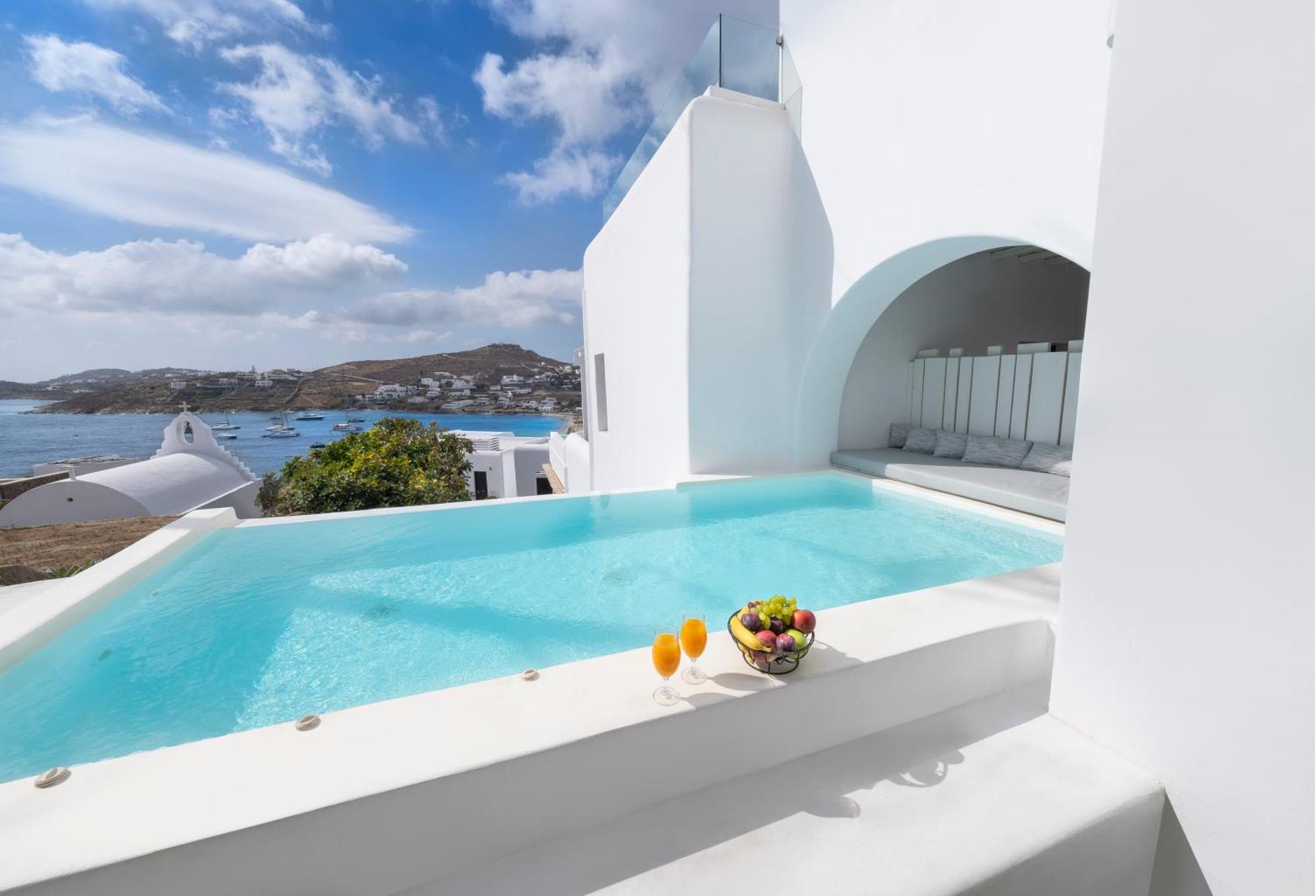 Cozy Suite with Private Pool