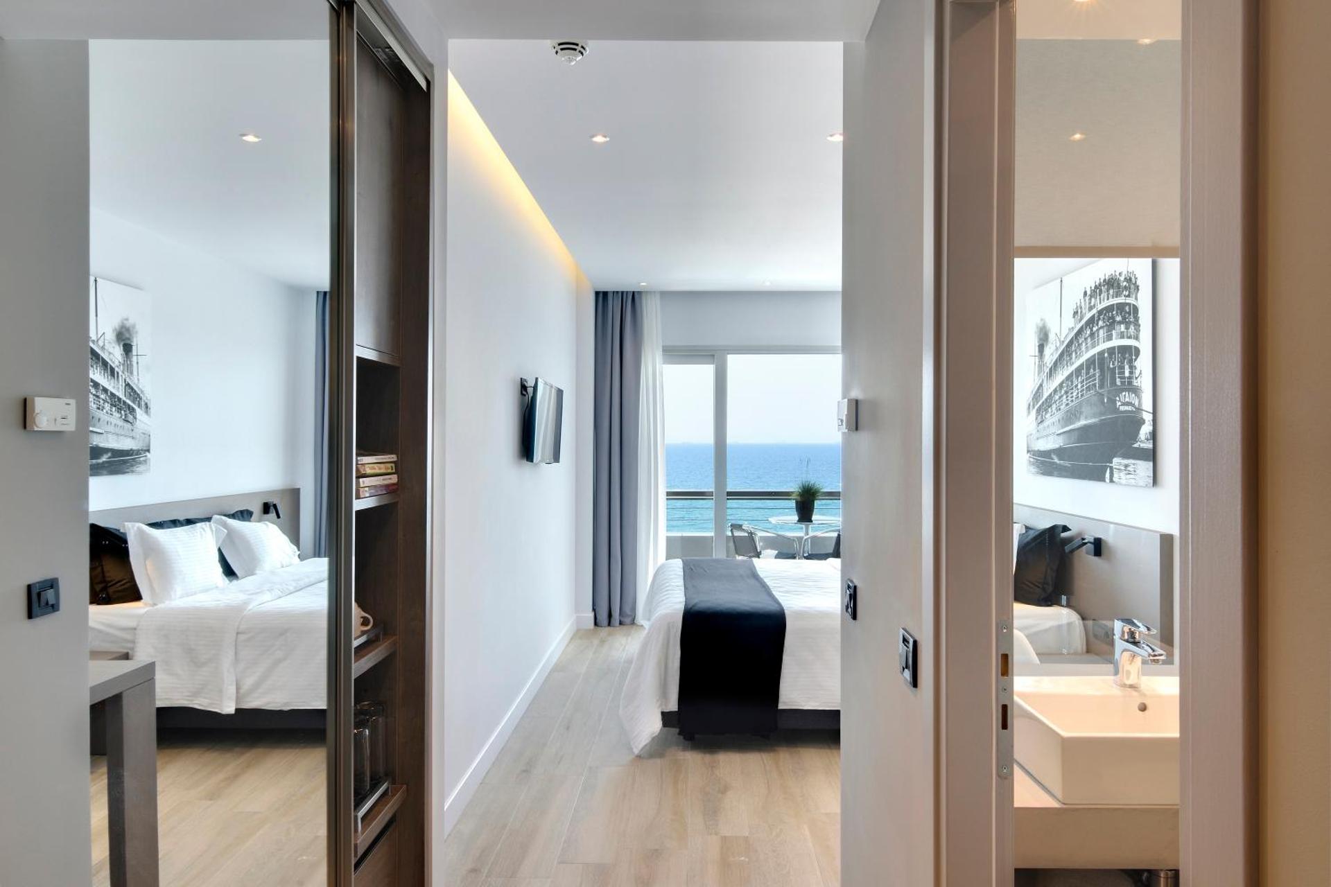 Family Room with Sea View