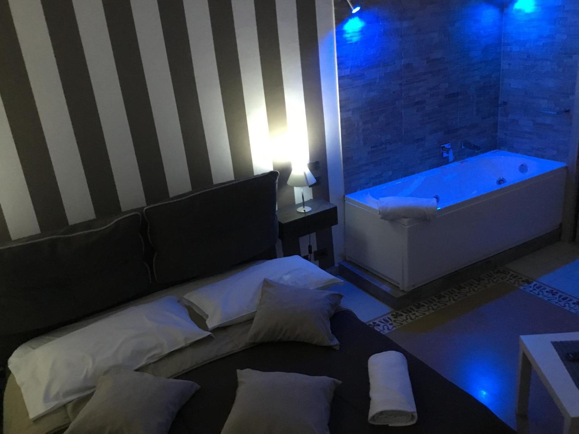 Deluxe Suite with Jacuzzi