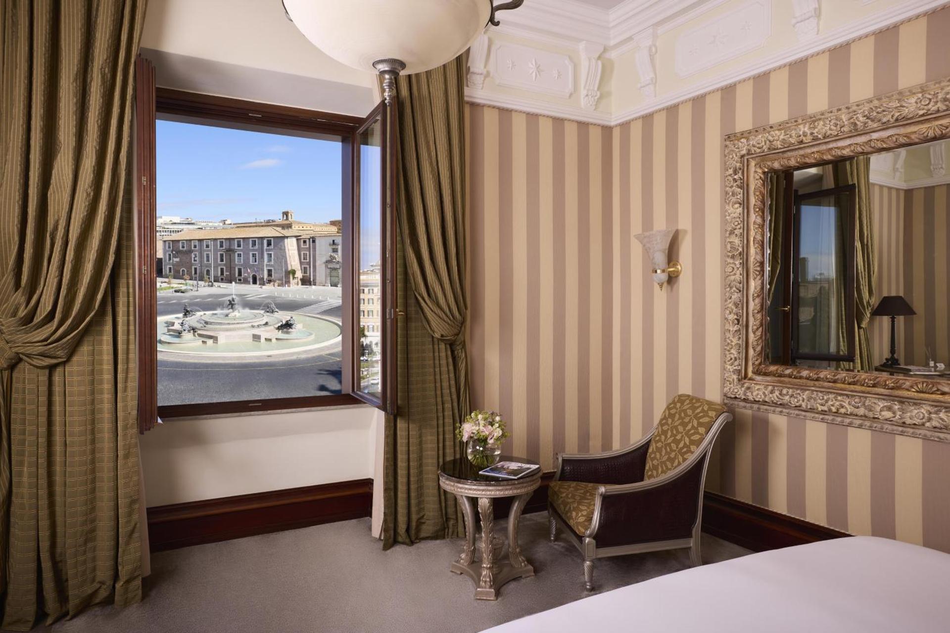 Junior Suite Piazza View