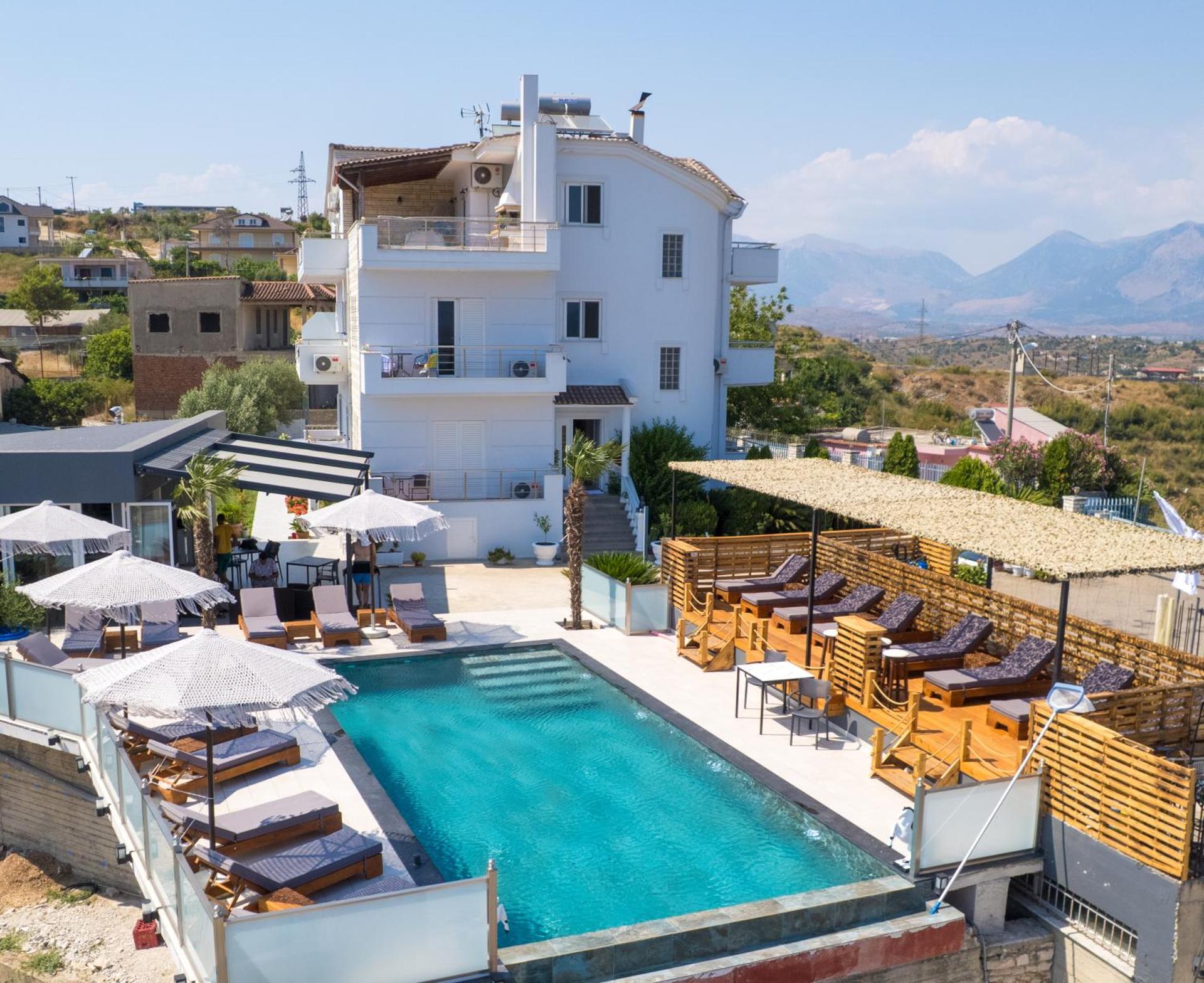 VILLA SERENITY