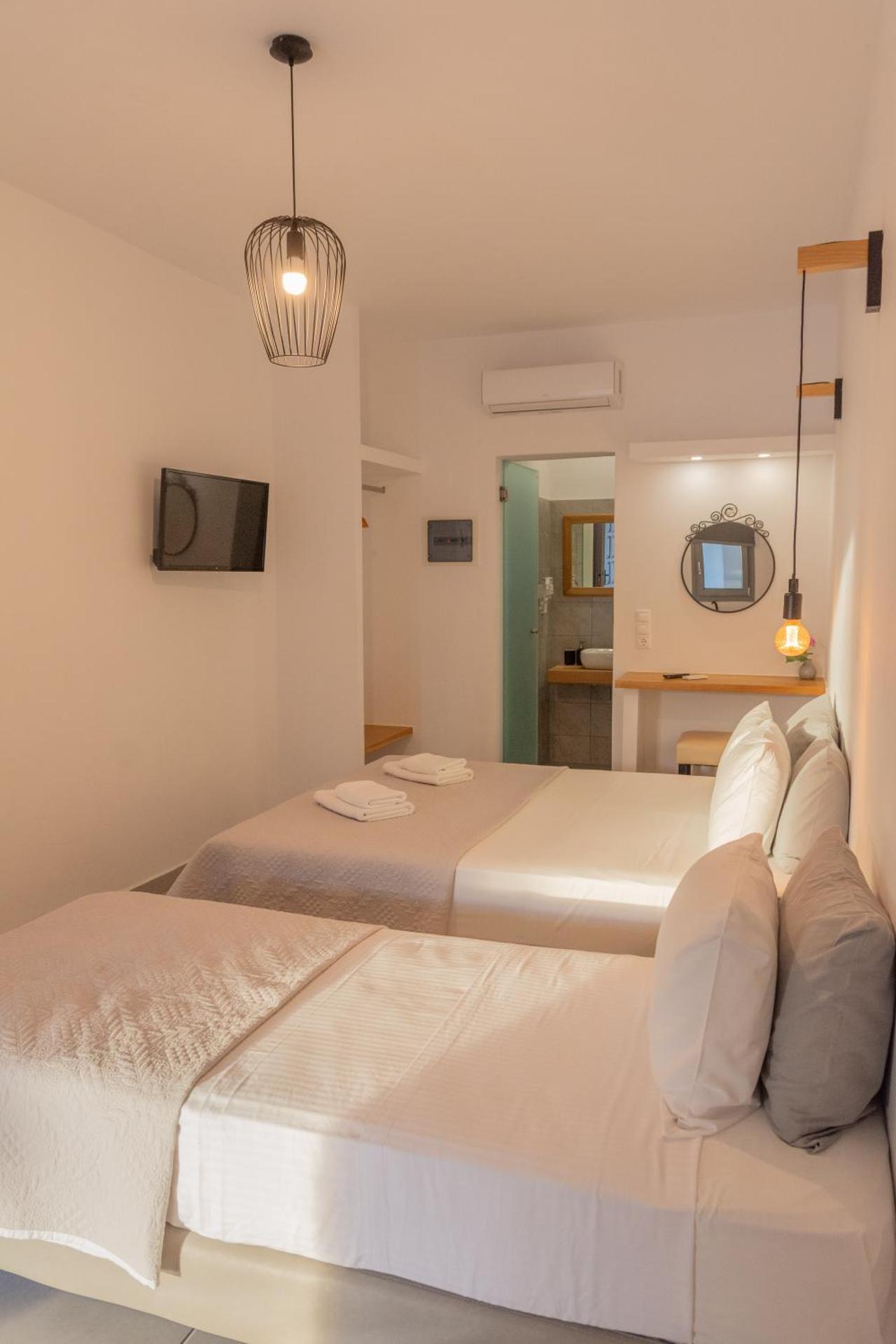 Comfort Room with Pool View