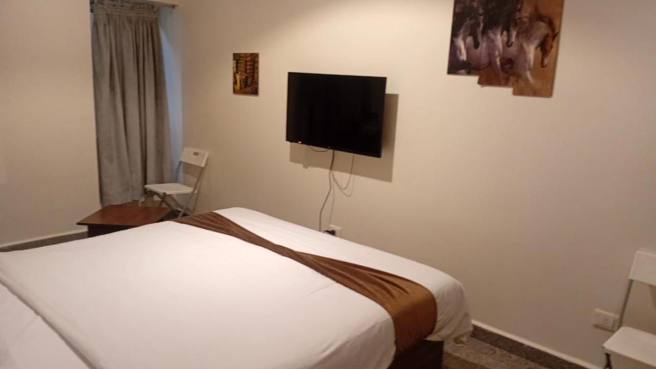 Standard Queen Room