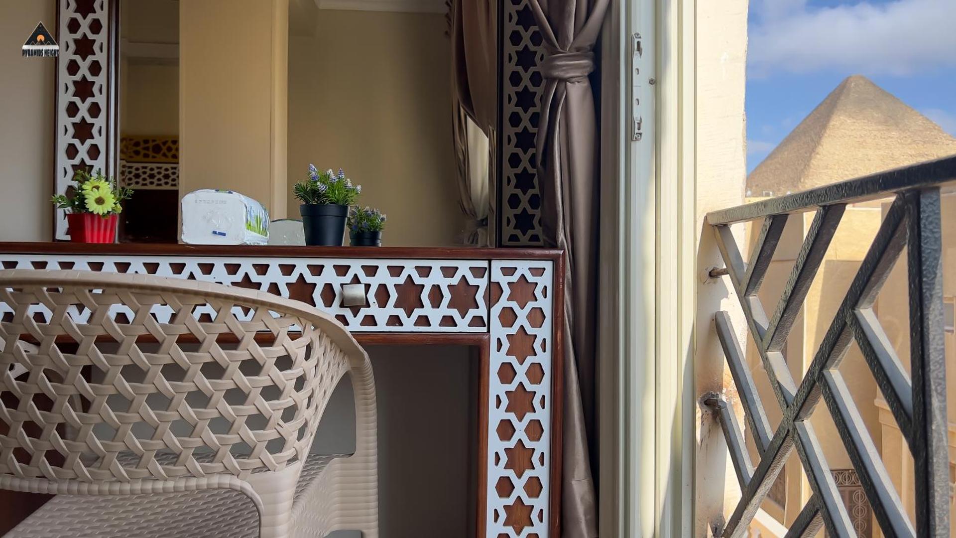 Deluxe Twin Room with Partial Pyramids View