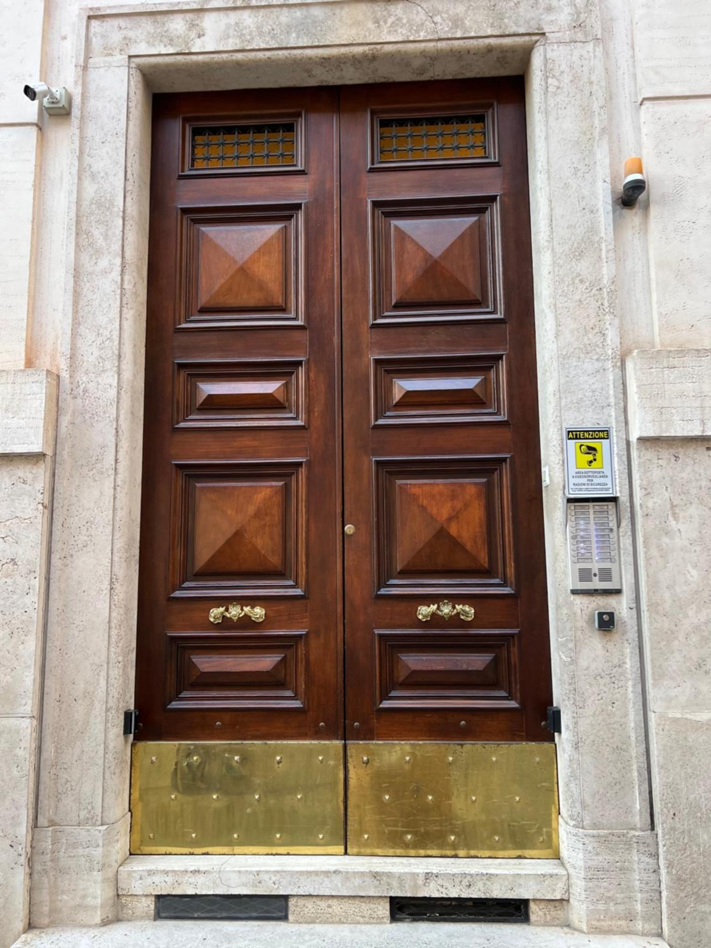 GALAXY COLOSSEUM APARTMENT - A 450M DAL COLOSSEO