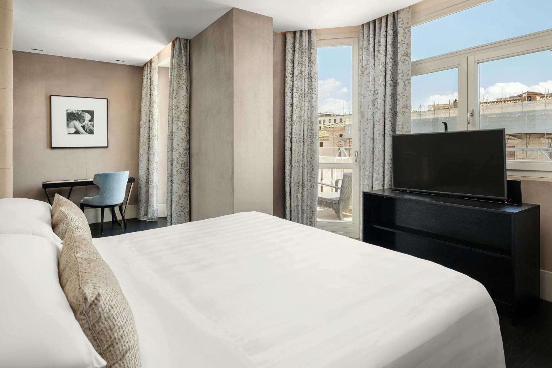 One-Bedroom Signature King Suite with Terrace