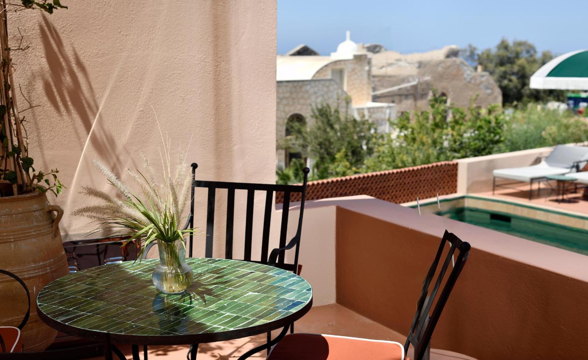 TERRA VERDE OIA BY K&K