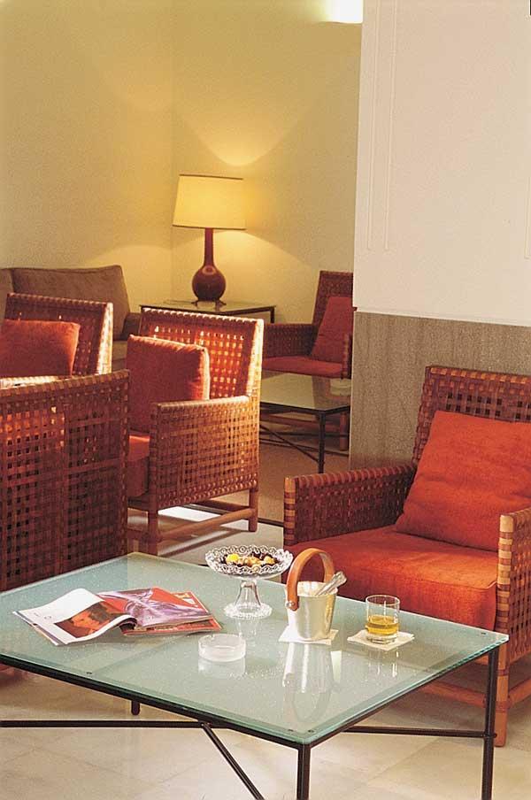 CITY HOTEL