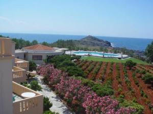KAVOS BEACH APARTMENTS & STUDIOS