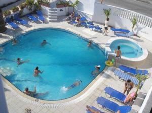 WHITE PALACE