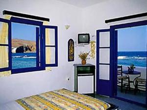 NEFELI SUNSET STUDIOS