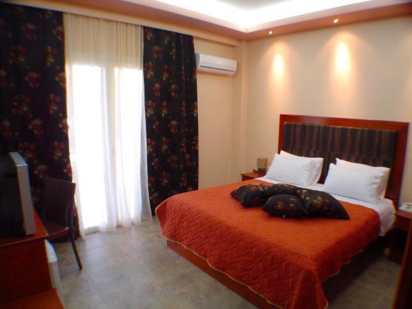 AMERICANA HOTEL