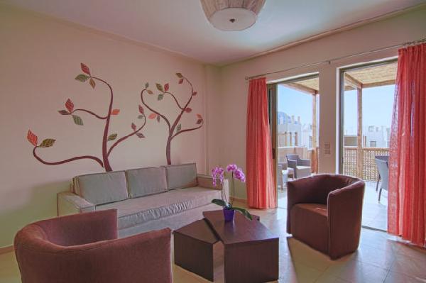 PLAKIAS RESORT