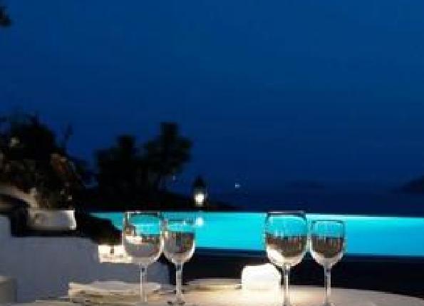 PERIVOLAS HOTEL