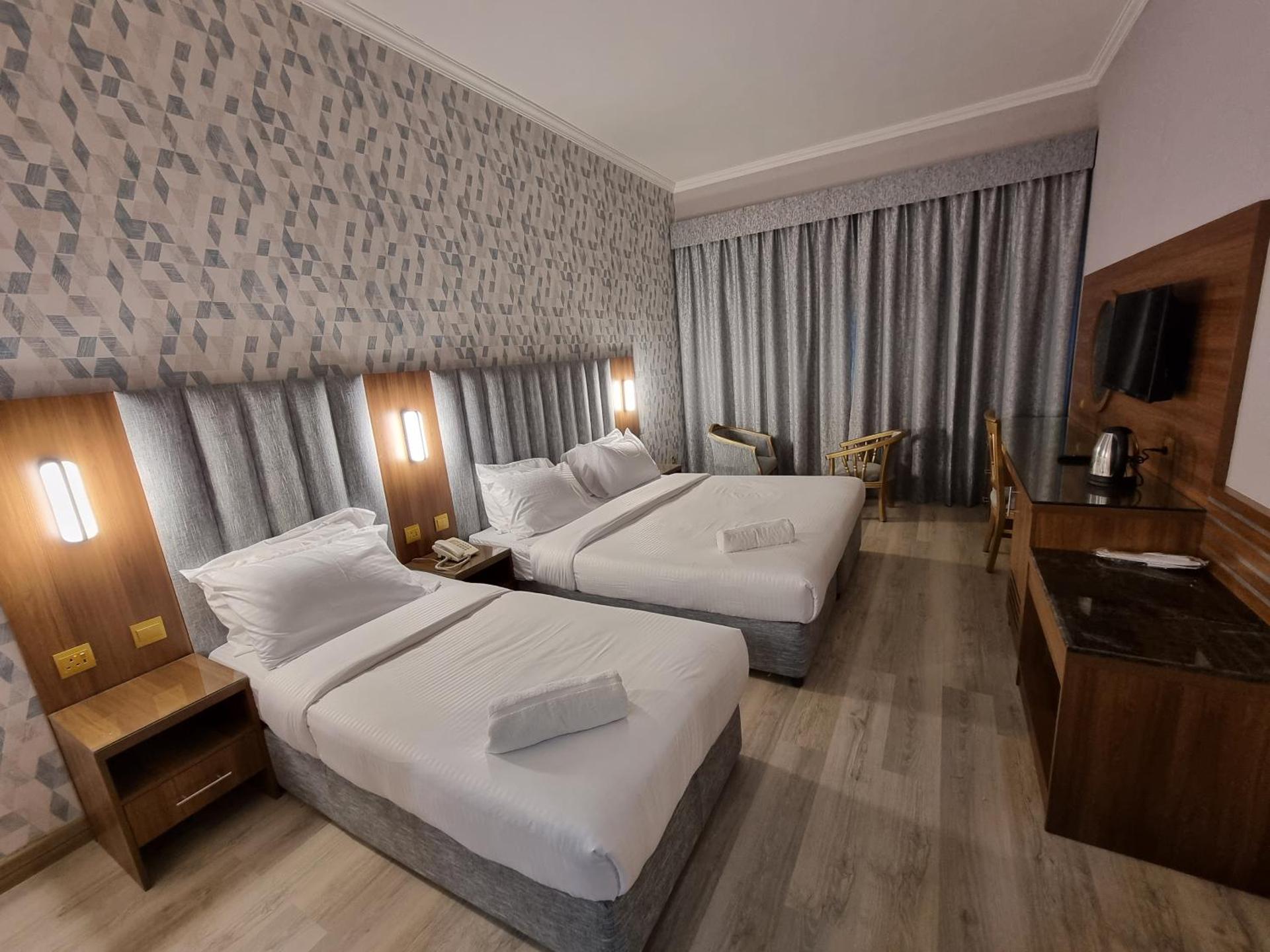 VISTA SQUARE HOTEL