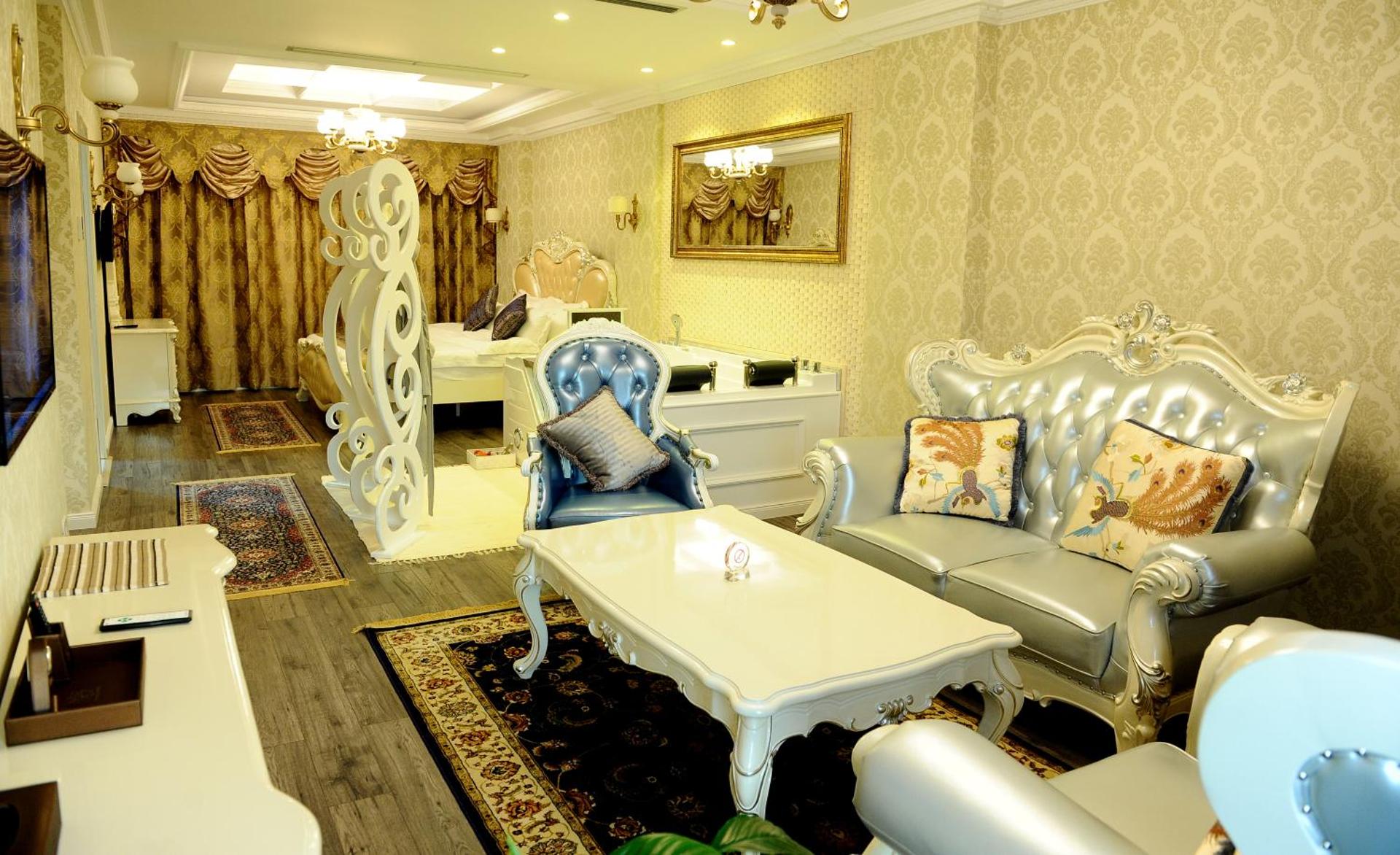 HOTEL BRITANIA