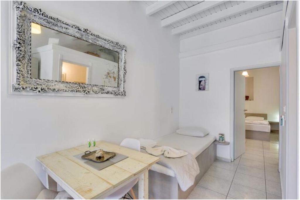 TRADITIONAL CYCLADIC HOUSE