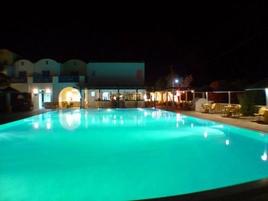 KAMARI BEACH HOTEL