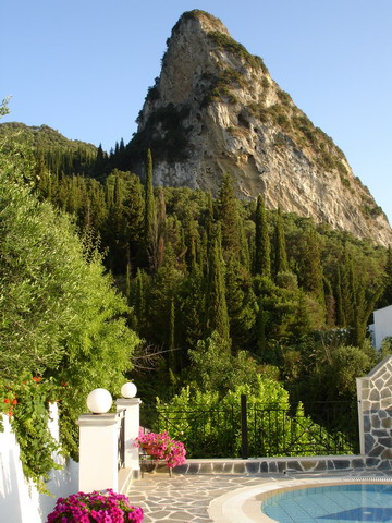 DINA S PARADISE APARTMENTS