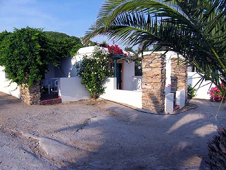 VROMOLIMNOS BEACH
