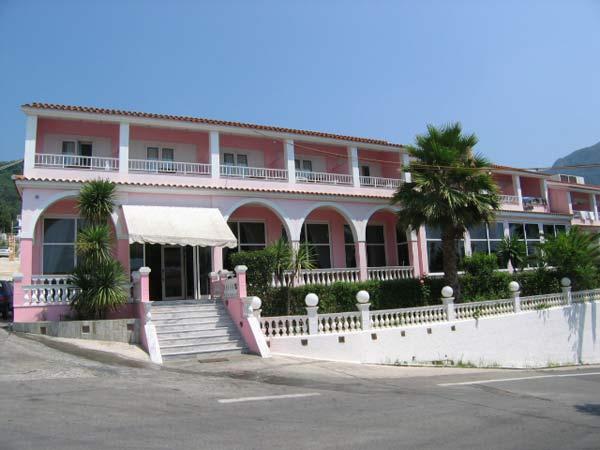 VILLAS & SUITES MENALIA
